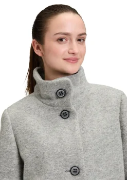 DAMES AMBER AND JUNE MANTEL