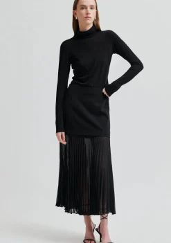 DAMES SECOND FEMALE ROK