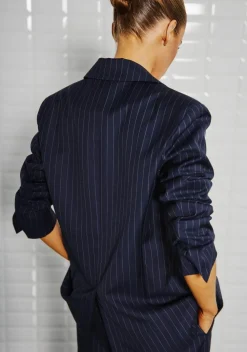 DAMES WITH BLACK BLAZER