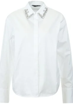 DAMES WITH BLACK BLOUSE