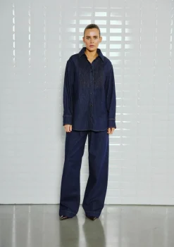 DAMES WITH BLACK BLOUSE