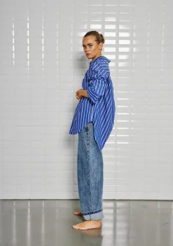 DAMES WITH BLACK BLOUSE