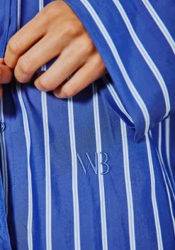 DAMES WITH BLACK BLOUSE