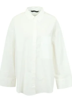 DAMES WITH BLACK BLOUSE