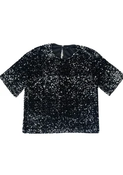 DAMES WITH BLACK BLOUSE