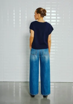 DAMES WITH BLACK GILET