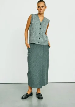 DAMES WITH BLACK GILET