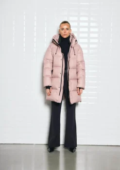 DAMES WITH BLACK JACK