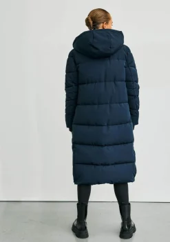 DAMES WITH BLACK JACK