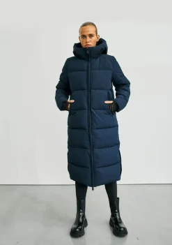 DAMES WITH BLACK JACK