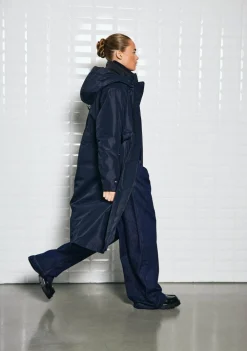 DAMES WITH BLACK JACK