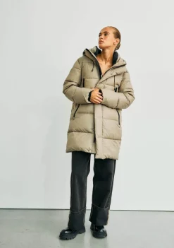 DAMES WITH BLACK JACK