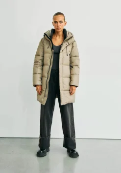 DAMES WITH BLACK JACK