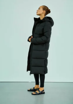 DAMES WITH BLACK JACK