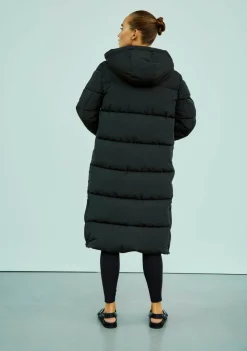 DAMES WITH BLACK JACK