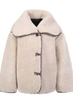 DAMES WITH BLACK JAS