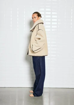 DAMES WITH BLACK JAS