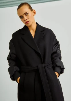 DAMES WITH BLACK MANTEL