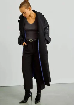 DAMES WITH BLACK MANTEL