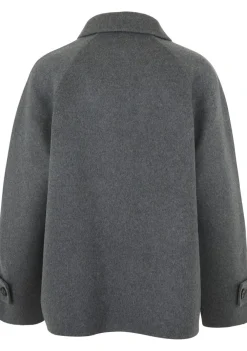 DAMES WITH BLACK MANTEL