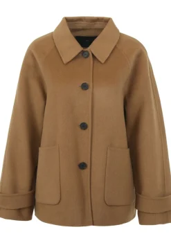 DAMES WITH BLACK MANTEL