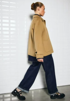 DAMES WITH BLACK MANTEL