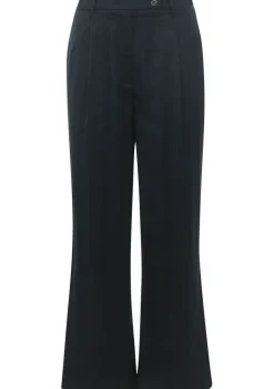 DAMES WITH BLACK PANTALON