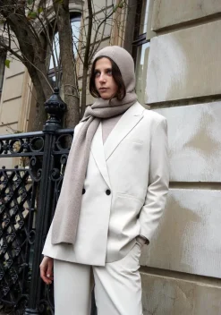 DAMES WITH BLACK SJAAL