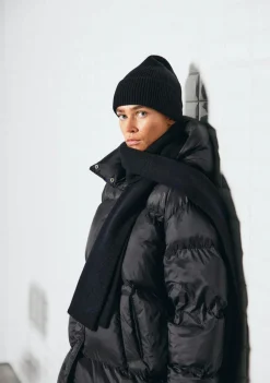 DAMES WITH BLACK SJAAL