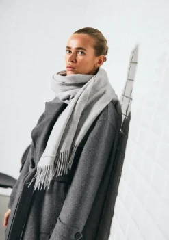 DAMES WITH BLACK SJAAL