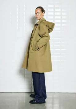 DAMES WITH BLACK TRENCHCOAT