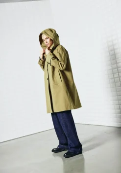 DAMES WITH BLACK TRENCHCOAT