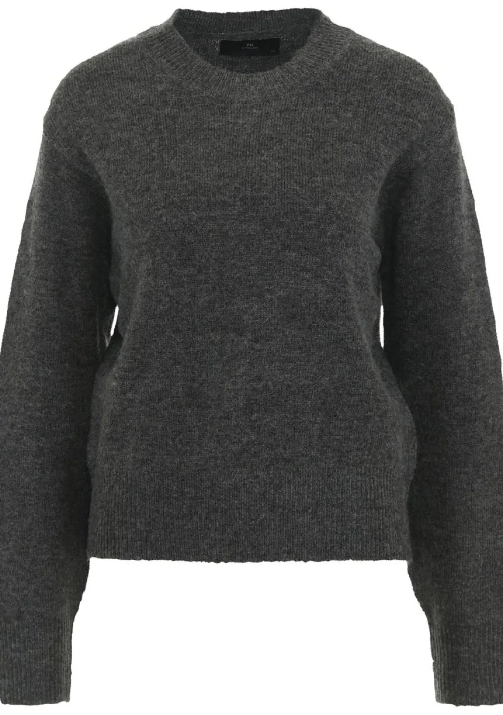 DAMES WITH BLACK TRUI