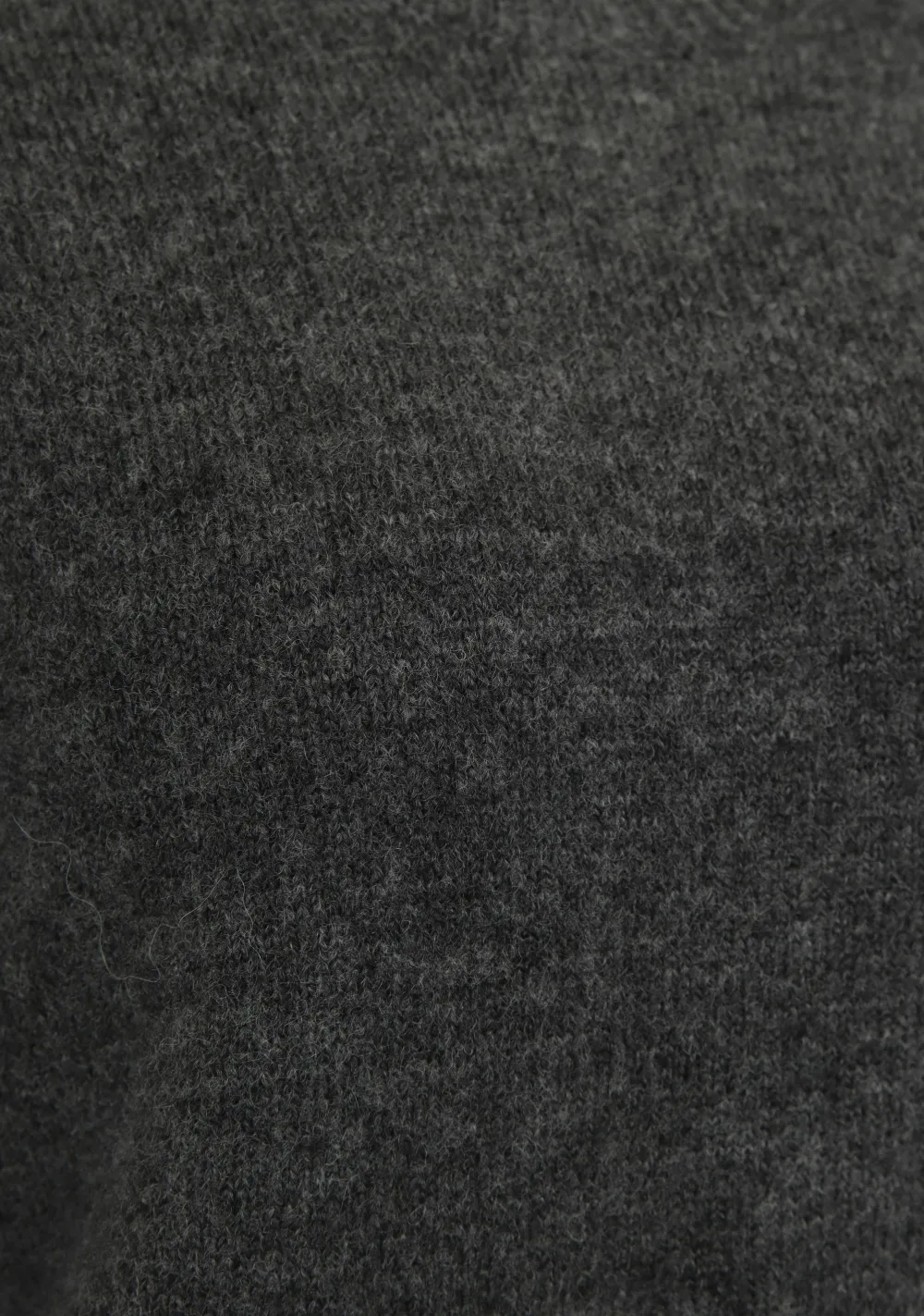 DAMES WITH BLACK TRUI