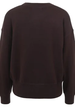 DAMES WITH BLACK TRUI