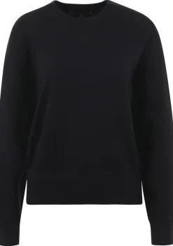 DAMES WITH BLACK TRUI