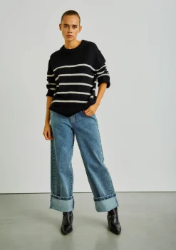 DAMES WITH BLACK TRUI