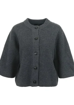 DAMES WITH BLACK VEST