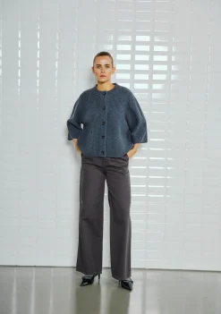 DAMES WITH BLACK VEST